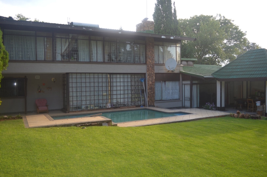 5 Bedroom Property for Sale in Wilkoppies North West